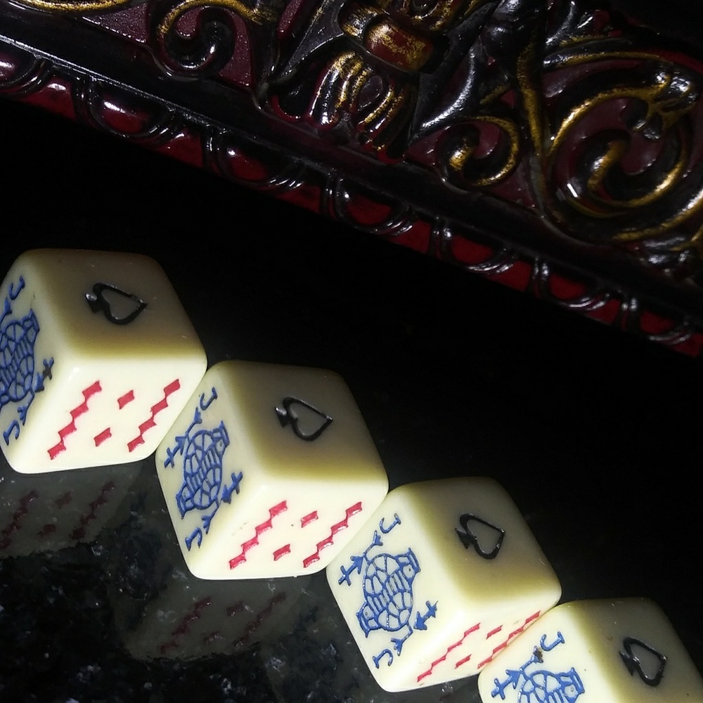 4pc dice set